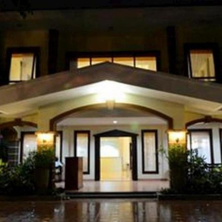 Grand Sumatera Hotel Surabaya Exterior foto