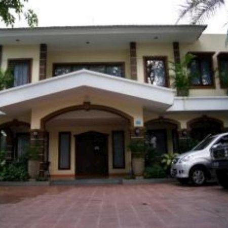 Grand Sumatera Hotel Surabaya Exterior foto