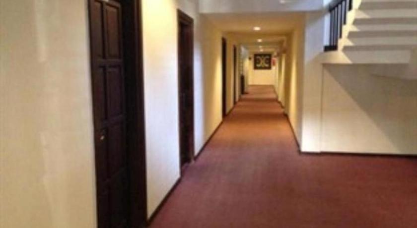 Grand Sumatera Hotel Surabaya Exterior foto