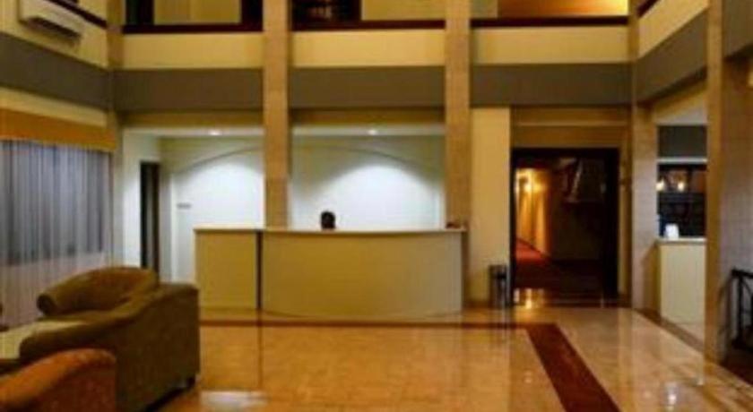 Grand Sumatera Hotel Surabaya Exterior foto