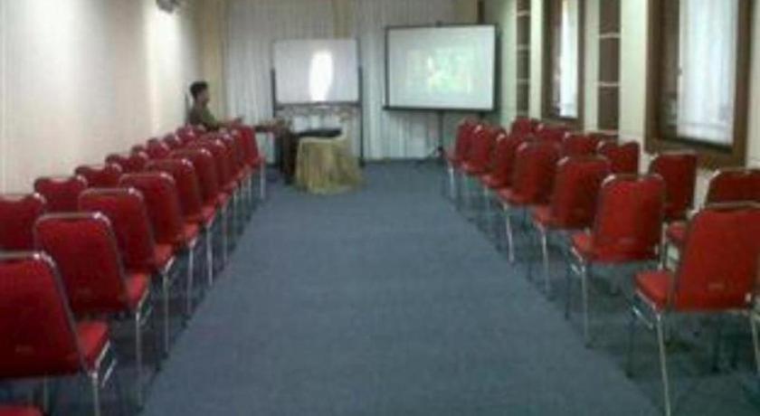 Grand Sumatera Hotel Surabaya Exterior foto