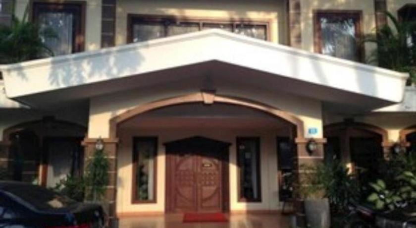 Grand Sumatera Hotel Surabaya Exterior foto