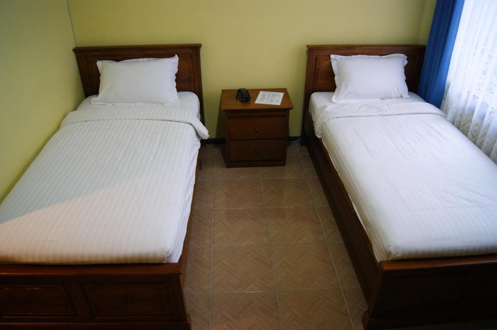 Grand Sumatera Hotel Surabaya Quarto foto