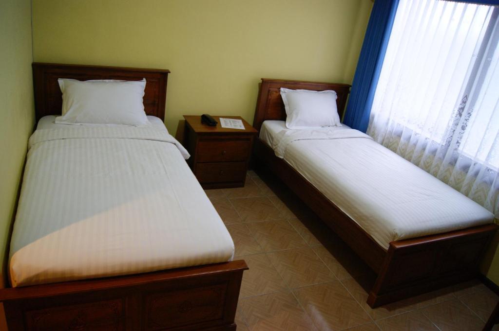 Grand Sumatera Hotel Surabaya Quarto foto