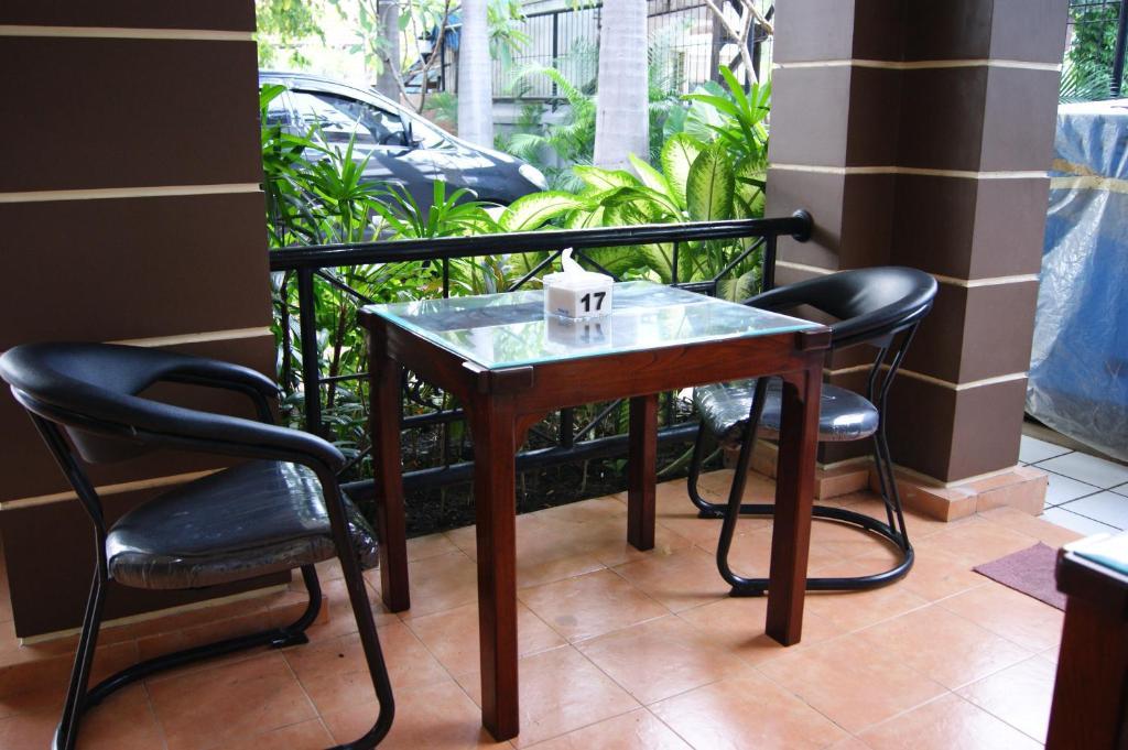 Grand Sumatera Hotel Surabaya Exterior foto